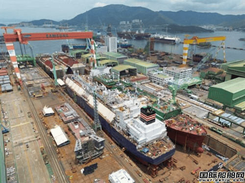手持订单2000亿！造船巨头再签集装箱船大单